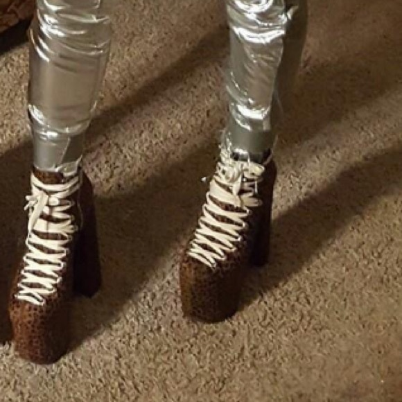 UNIF Hellbound / Hellbounds Size 7 GUC Platform - Picture 2 of 2